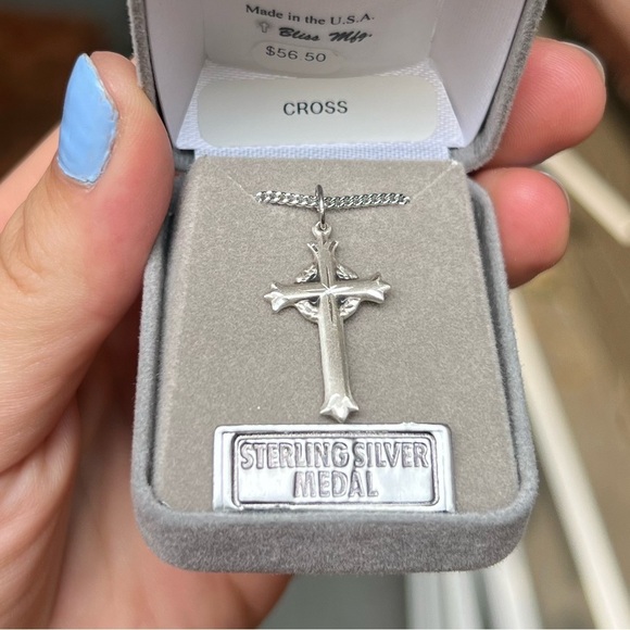 Cross with Crown of Thorn 18” Chain Necklace Sterling Silver St. Stephen’s - Picture 2 of 4